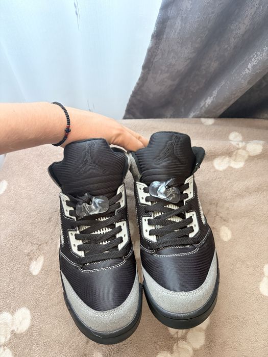 Jordan 5 black grey marimea 42 noi