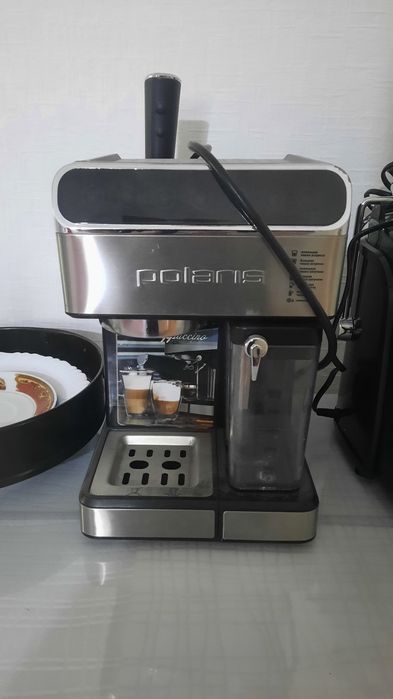 Продам кофемашинка Polaris  бу