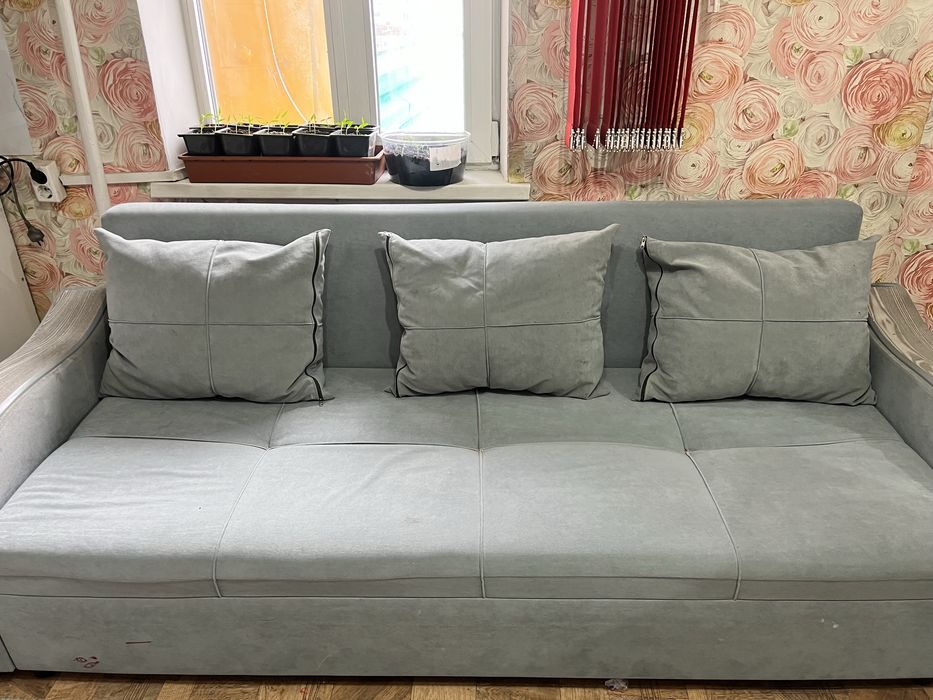 Продам диван, шкаф, прихожую, кровать