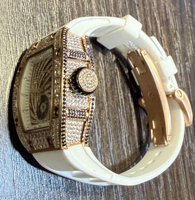 Уникален дамски часовник Richard Mille