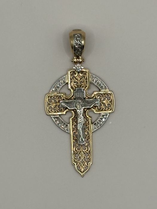 Золотой крест с брилиантами