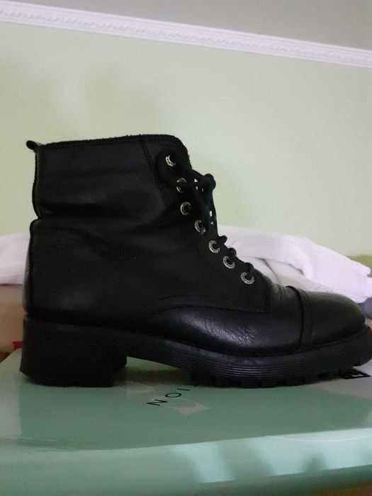 Продам  молодежную обувь