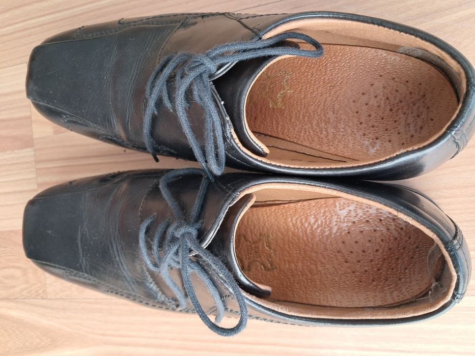 Vand pantofi barbati din piele naturala,nr 39.