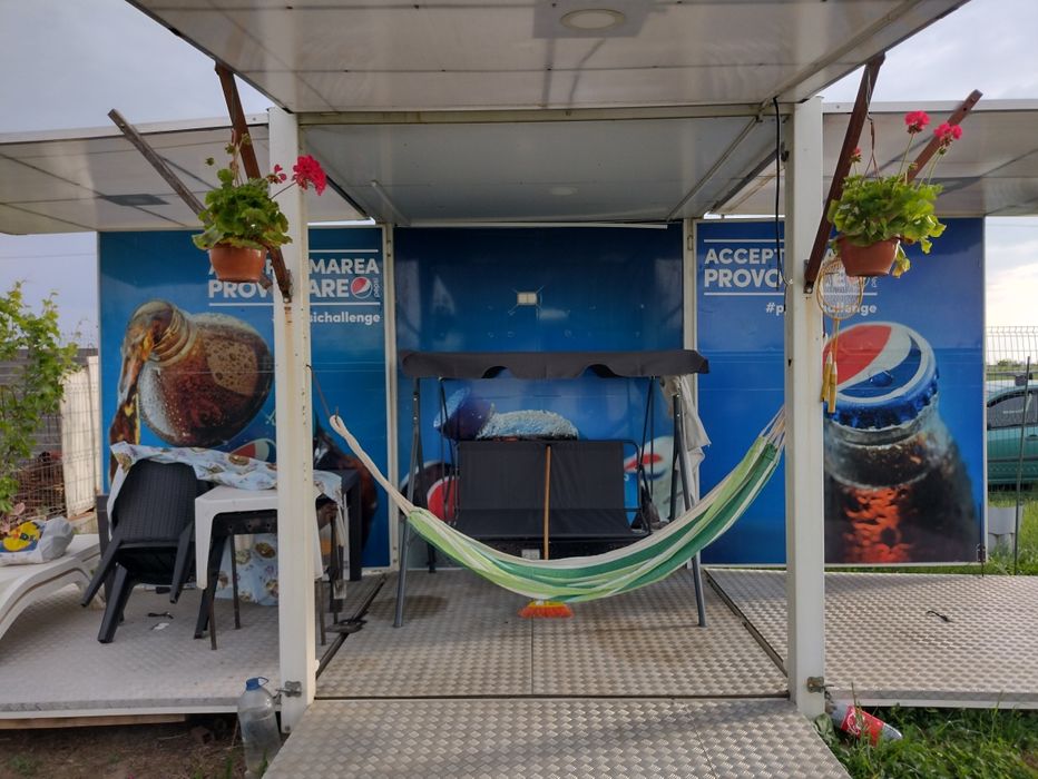 Terasă, cub...din aluminiu (pliabil), schimb cu auto sau rulotă.