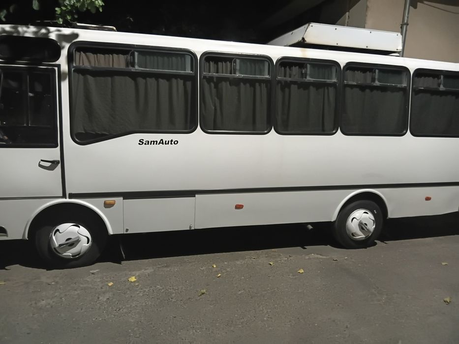Isuzu 2017. yil  Avtobus
