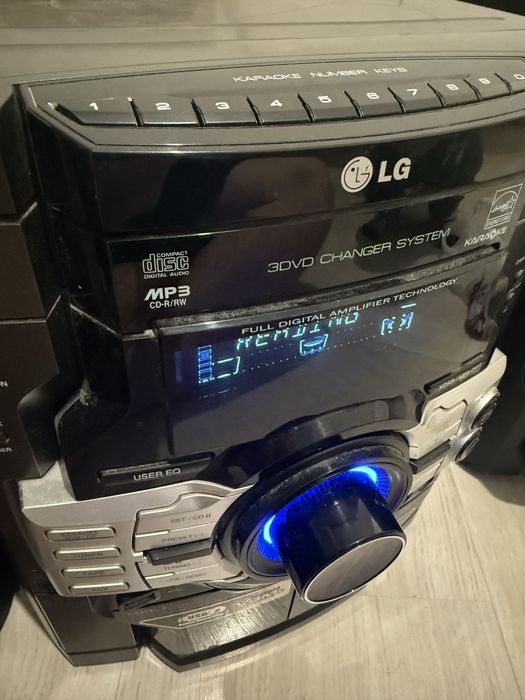 Музыкальный центр LG + 2 колонки