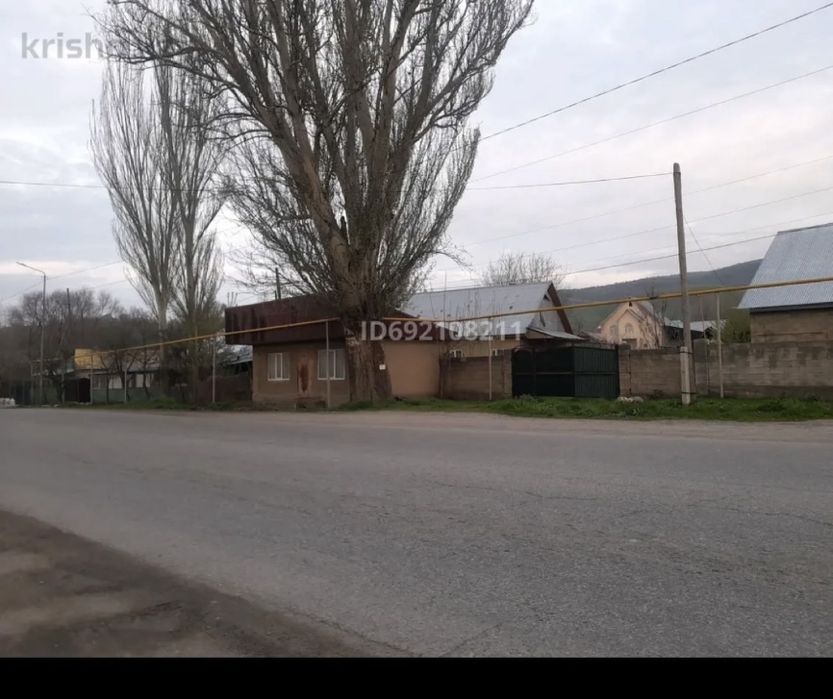Продам дом возле трассы жилой дом