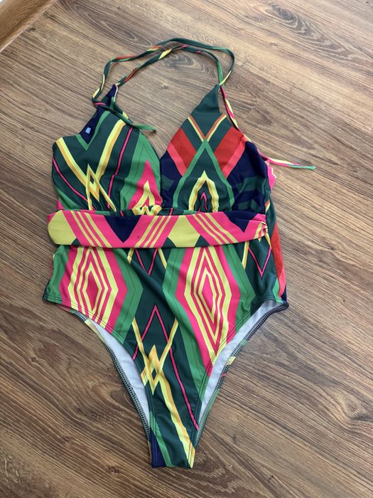 Срочно продам купальники