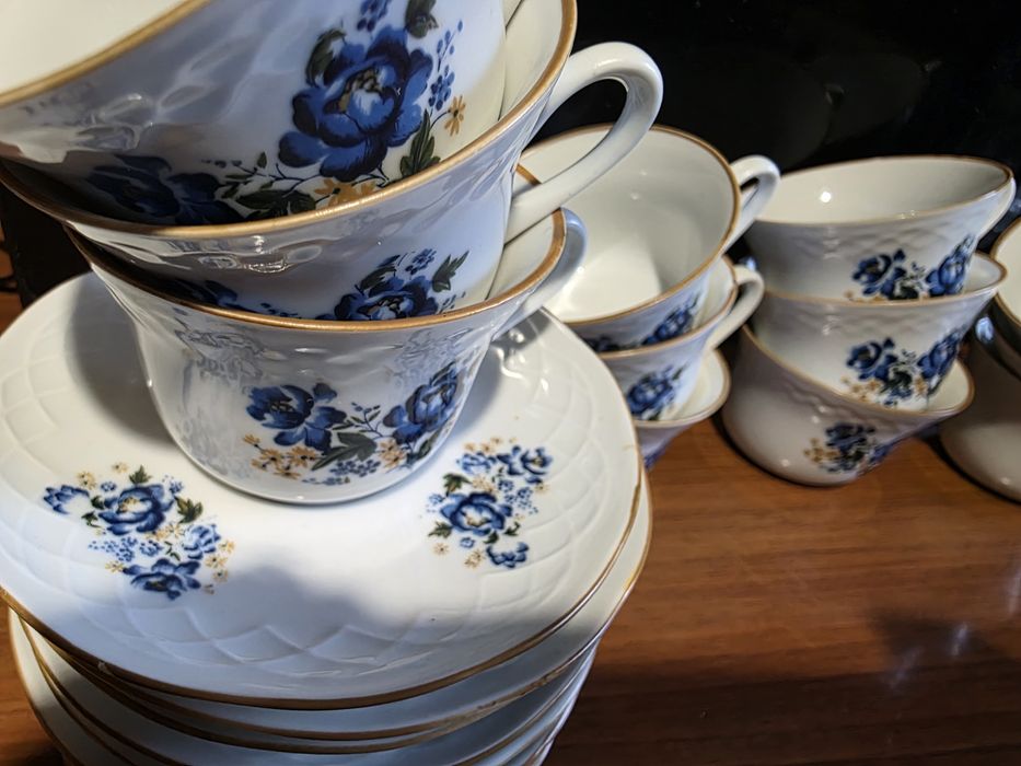 Cesti 12, farfurii 9 de portelan Alba Iulia