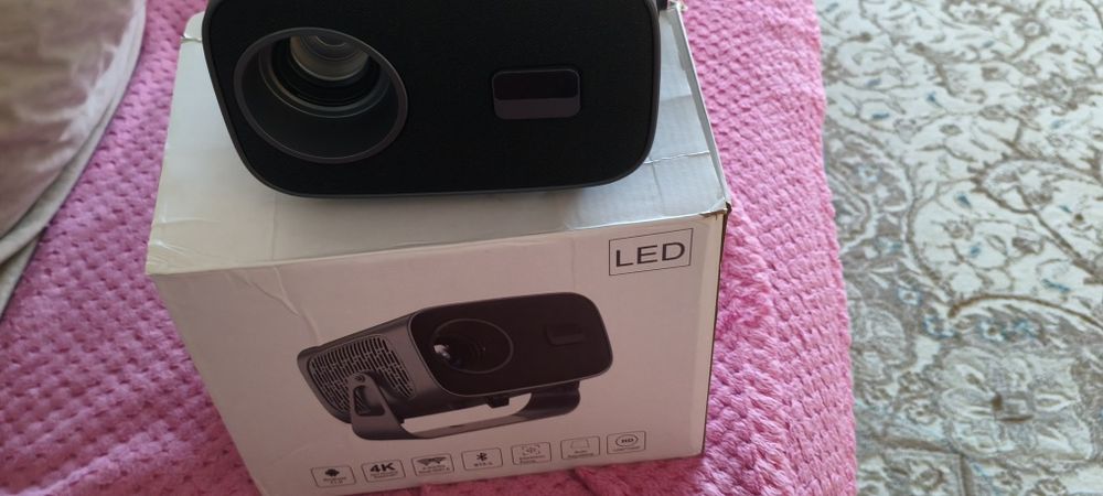 проектор A10 Smart Projector.