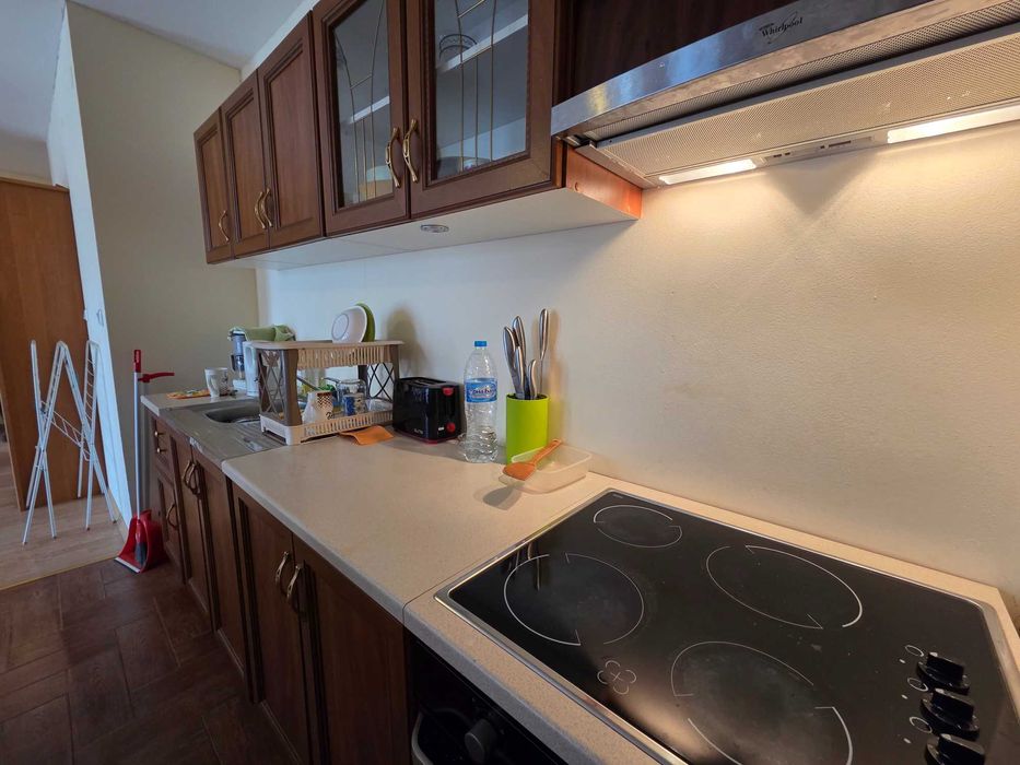 Двустаен апартамент на първа линия море в Равда