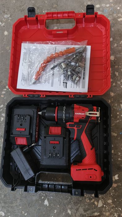 Шуруповерт в кейсе