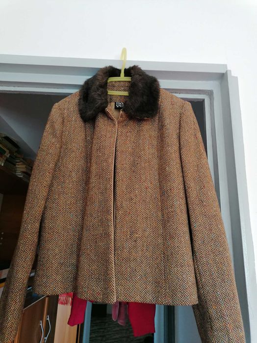 Hăinuța scurta, maro, cu lana