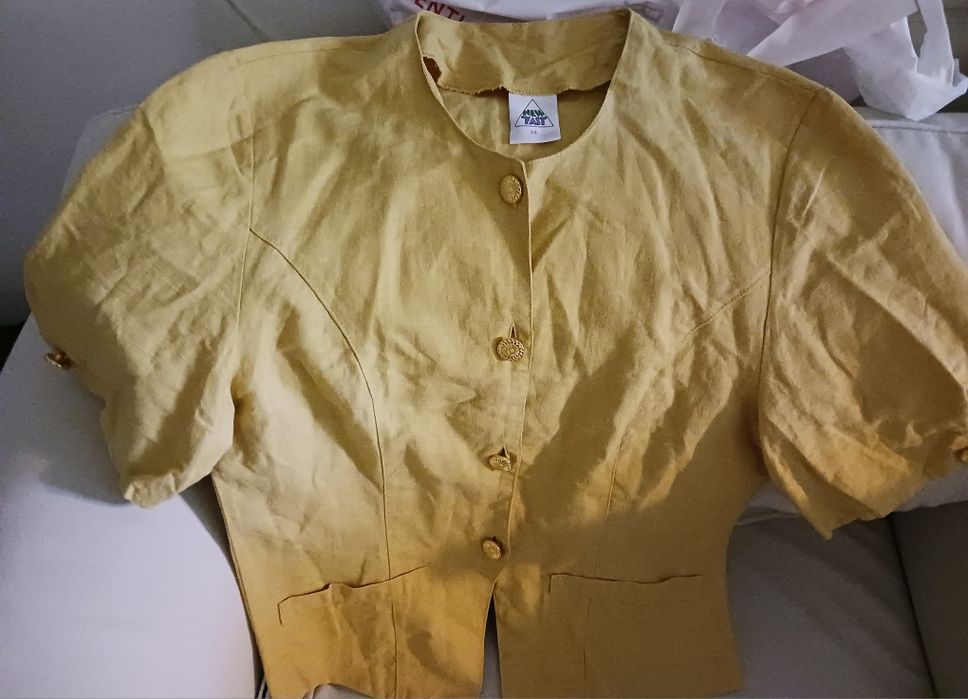 Cămașă din in mai mult decât deosebită, cu detalii fine