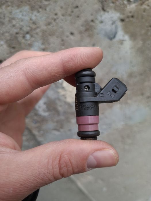 Бензинови дюзи за Рено Меган 2 1.6 к4м