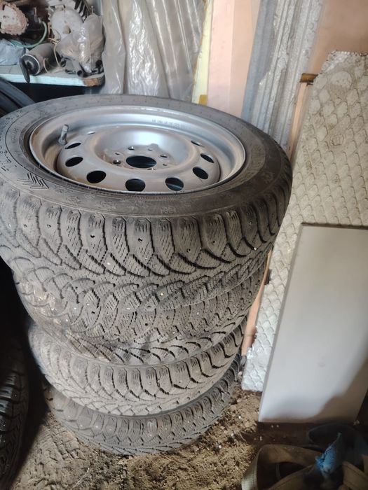 Продам шины с диском