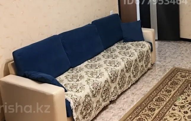Диван раскладывается в хорошем состоянии.