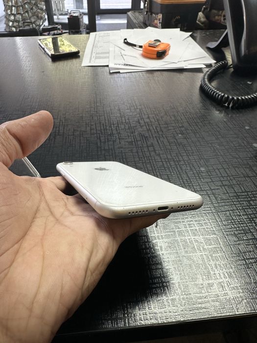 Iphone xr белый .