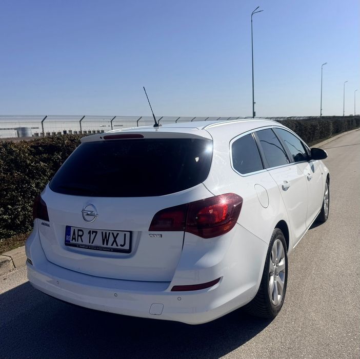 Opel Astra J Sports Tourer 2012 | 1.7 Diesel 110CP E5 | Clima/Pilot/Senzori