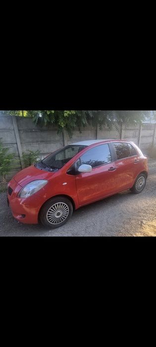 Toyota yaris 1000 cc
