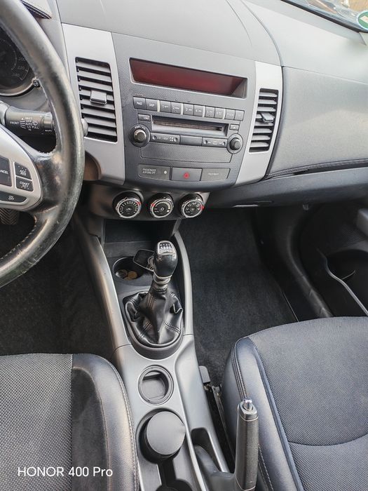De vânzare Mitsubishi Outlander