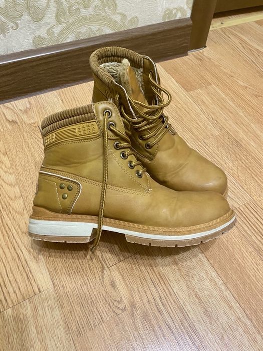 Подростковые ботинки