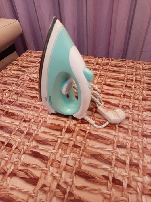 Продаётся отличный утюг.