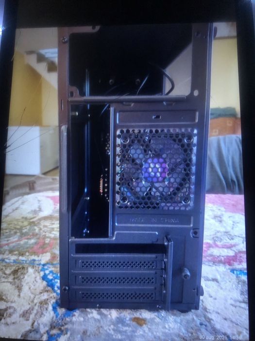 Vand carcasa de gamers /calculator noua urgent