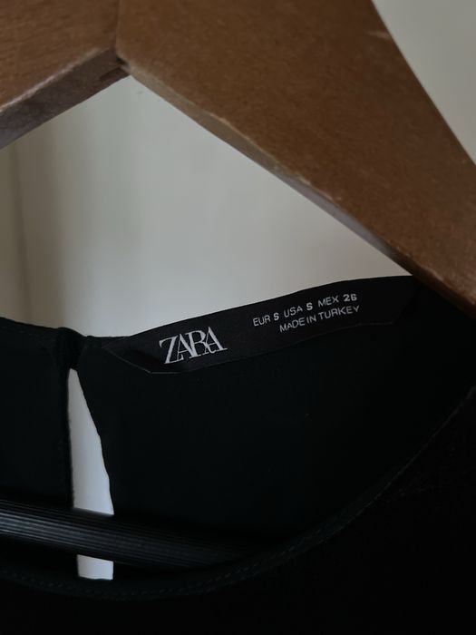 Гащеризон рокля в черен цвят zara зара