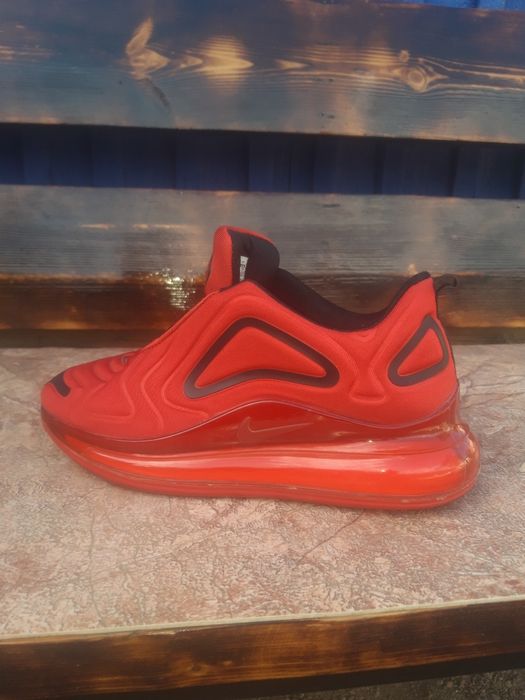 Продам оригинальные кроссы Найк