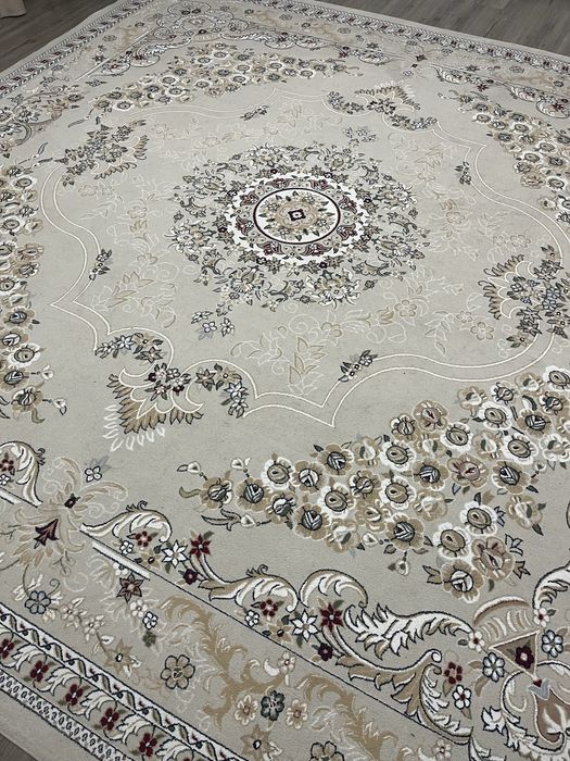 Продам ковер 4х4 метра