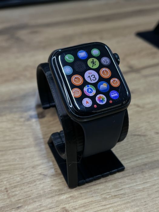 Смарт-часы Apple Watch SE2 44mm