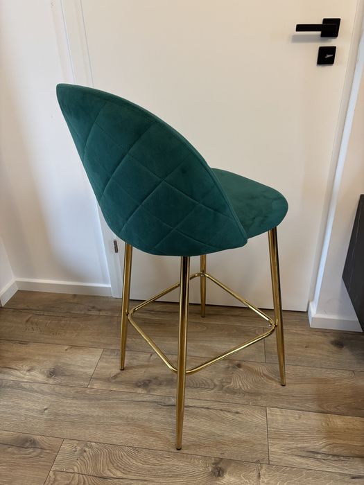 Set 2 scaune de bar din catifea verde, picioare metalice aurii – stare impecabilă