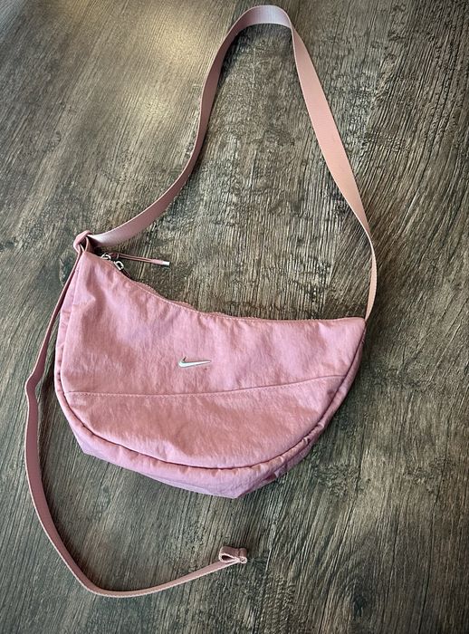 Чанта Nike Aura Crescent Crossbody  bag