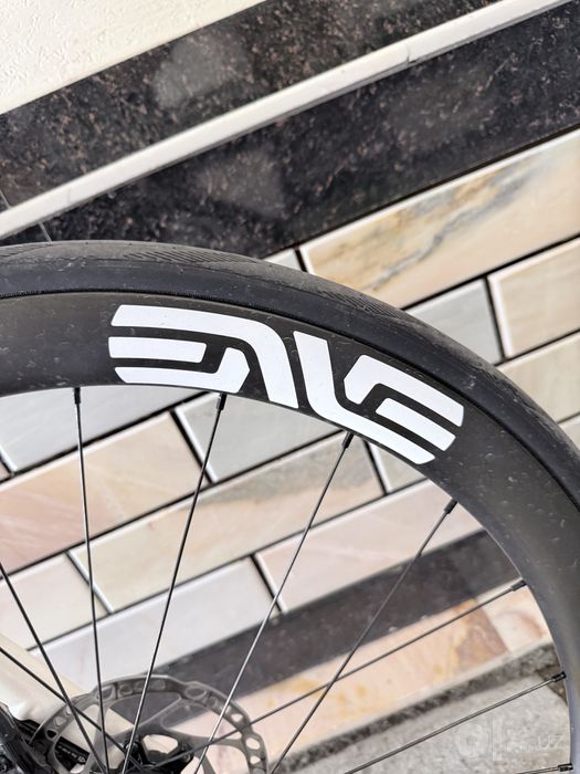 Road bicycle winspace. Yo’l velosipedi.
