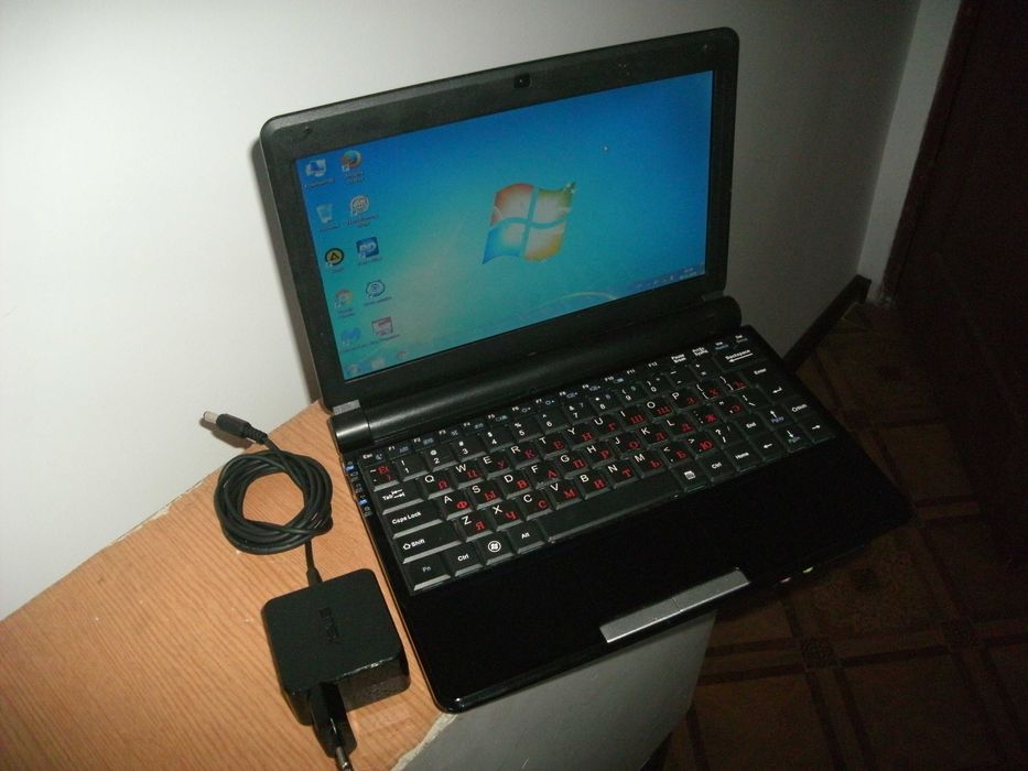 Нетбук Intel Atom