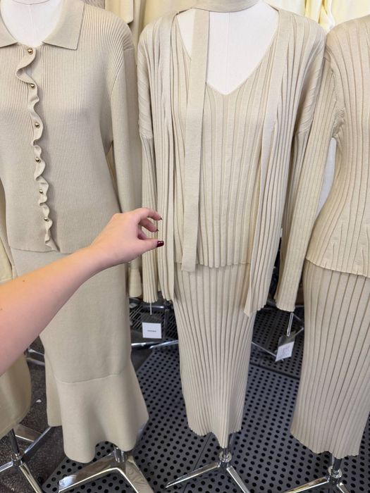 Трикотажный костюм тройка с этикеткой