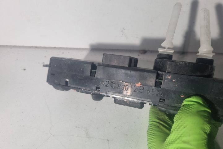 Comanda AC 210 830 29 85 Mercedes-Benz CLK-Class C208