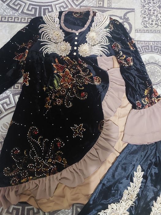 Milliy libos va oqshom liboslari