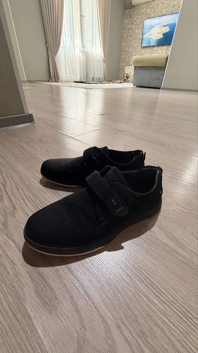 Туфли школьные.