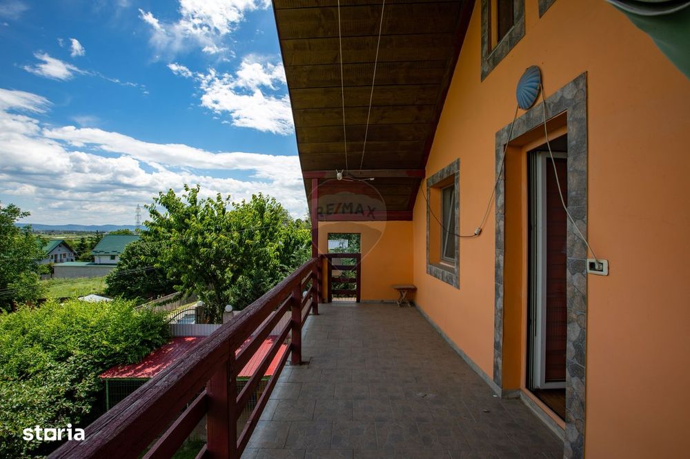 Casă de vânzare Hemeiuș + teren 600 mp