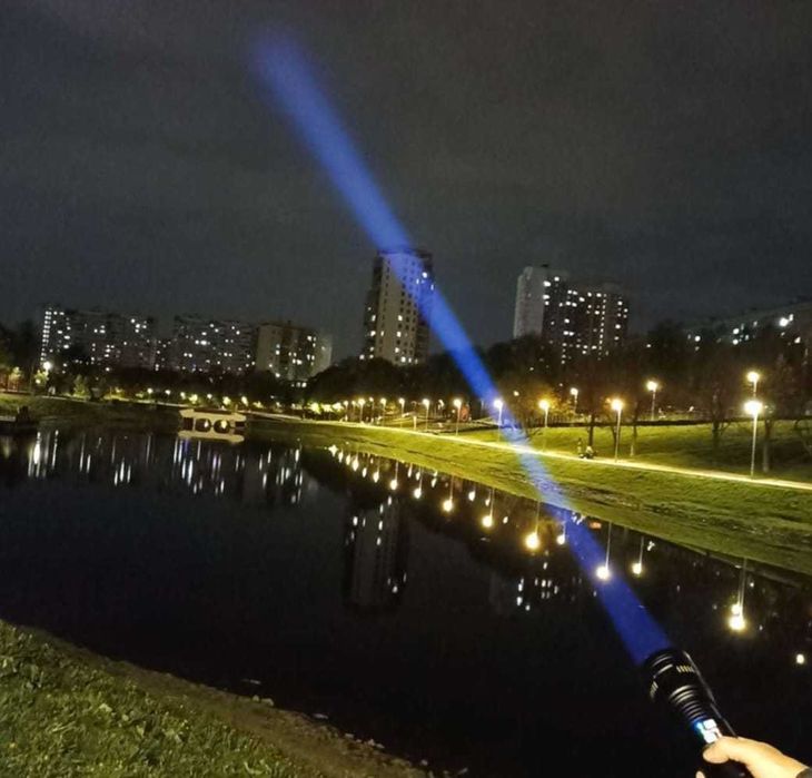 Подарок мужчине мощный фонарь