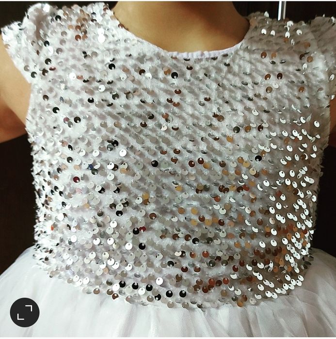 Новое платье 5-7 лет