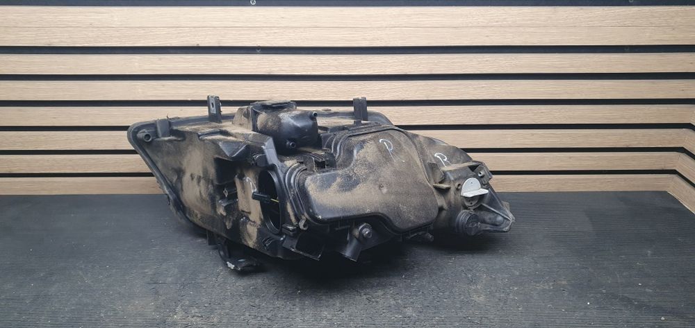 Bmw 3 E90 E91 far stanga xenon bixenon seria 3 bi-xenon