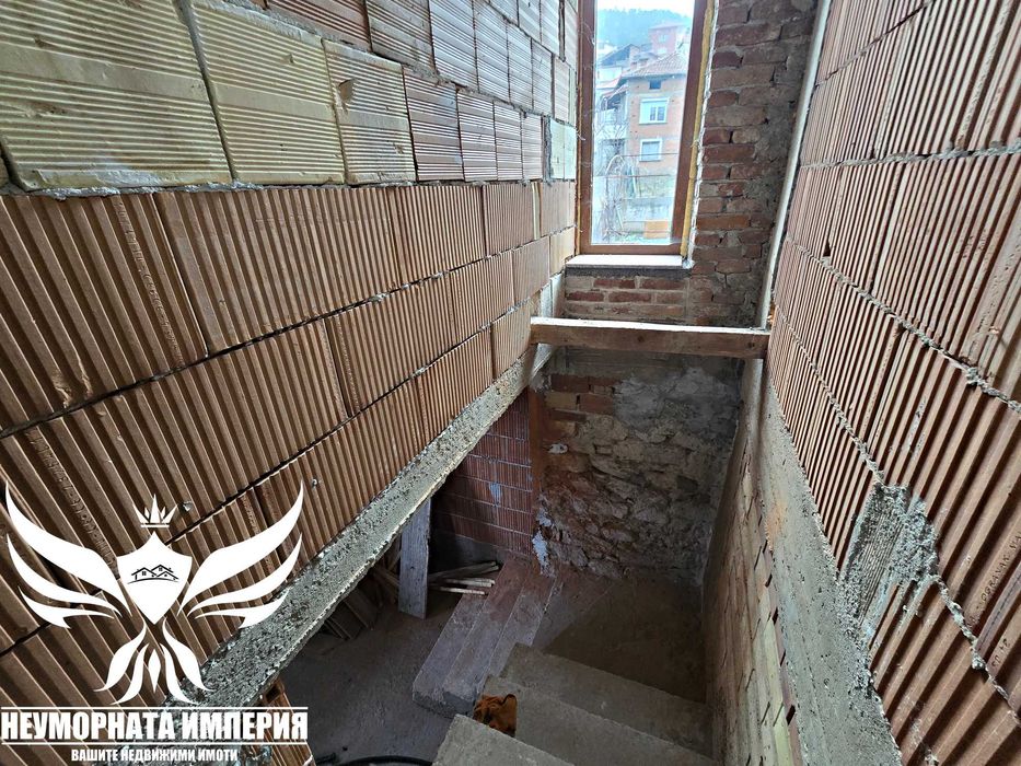 Нова къща 96РЗП и двор 283кв.м. с гараж в Асеновград кв.Долни Воден