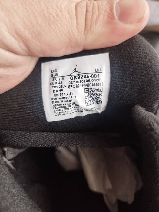 Nike Air Jordan 3 Retro Off Noir, mărimea 42 (26,5cm)