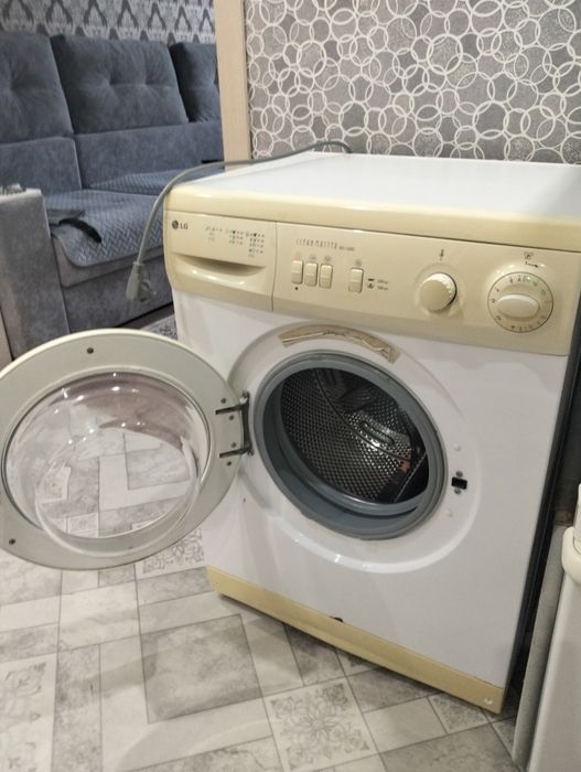Продам стиральную машину