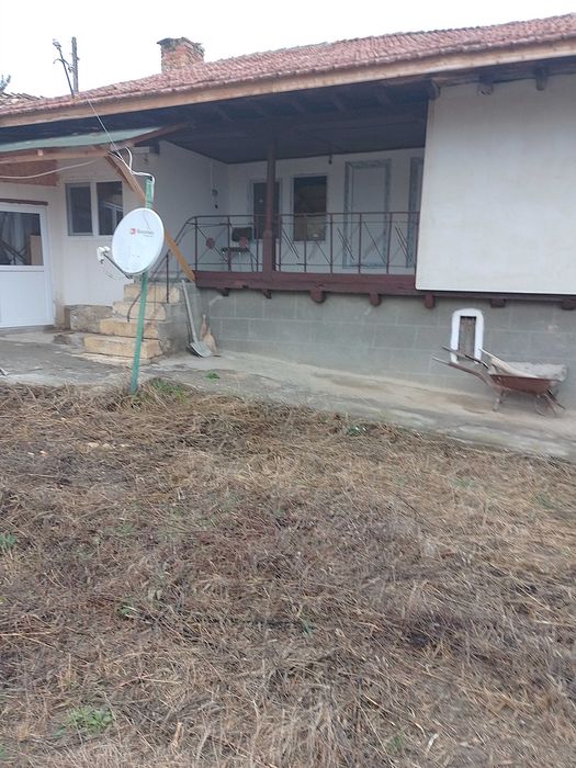 1715-Реновирана 2020 година тухлена на гредоред къща в с. Балкански!