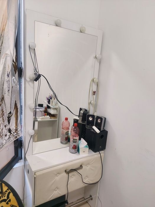 Зеркало для салонов красоты