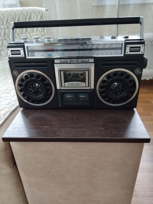 Продам кассетный стереомагнитоф